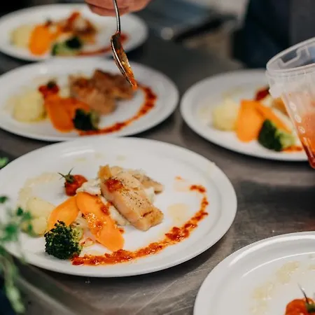 卡拉莫维卡港假日公园 假日公园