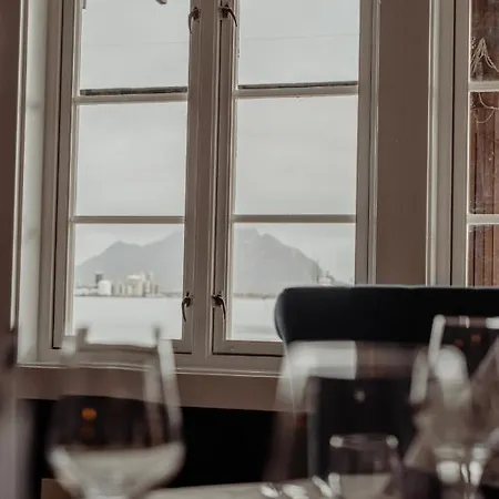 Kraemmervika Havn 2* Ballstad